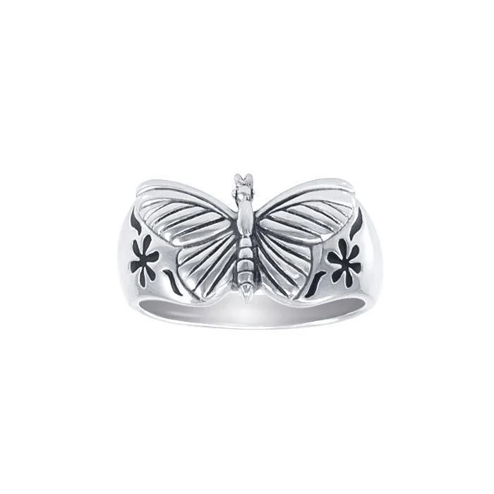 The butterfly in splendor and grace ~ Sterling Silver Jewelry Ring TRI196